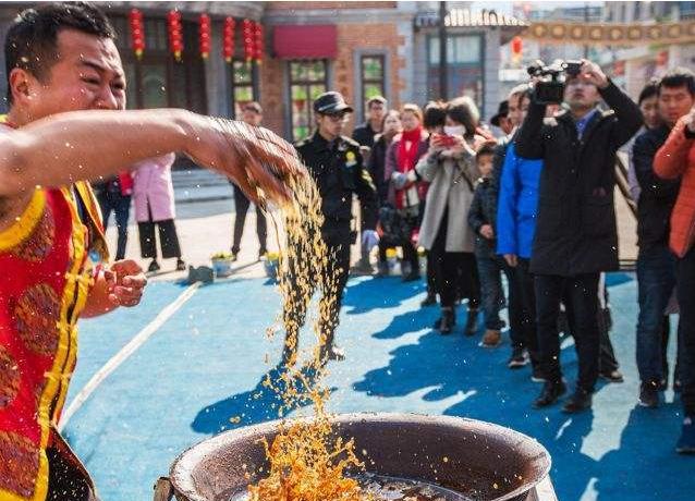 真相大揭秘: 泰国下油锅的僧人是如何做到的?