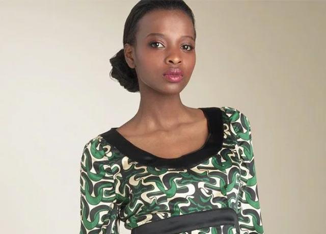 90年代末,这位卢旺达美女移居加拿大,img模特经纪公司发现了她的才华.