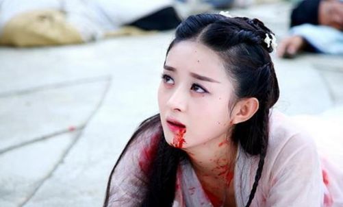 让我们看看赵丽颖在花千骨中的演技,更是赵丽颖的演技巅峰,在网上评选