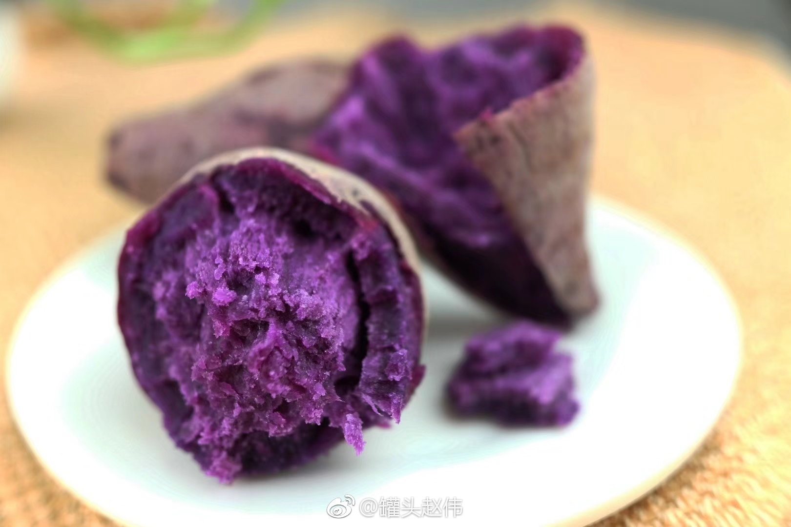 越南迷你紫薯,隔水蒸熟,软糯香甜,浓浓紫薯的香味,热量小