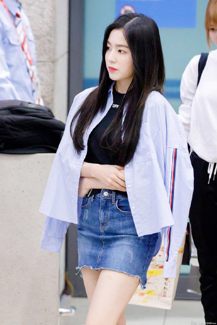 裴珠泫录制节目,私服青春洋溢,一件短袖t恤也能这么少女?