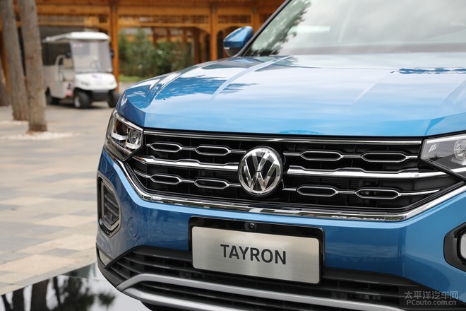 tayron车型整体造型硬朗霸气,其中1硕大的前格栅采用