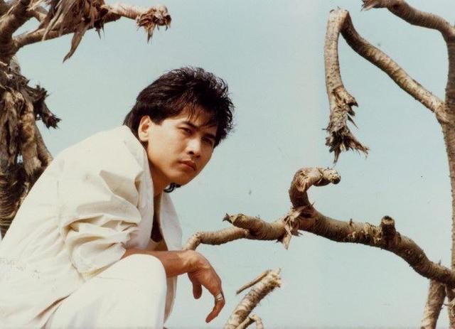 58岁齐秦近照曝光!颜值依然很高,身材却发福到让人不敢认!