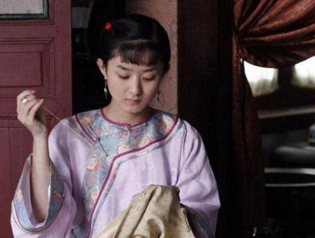 2010年,在《李卫当官之大内低手》中饰演陈馨儿,据说这个剧是和徐峥