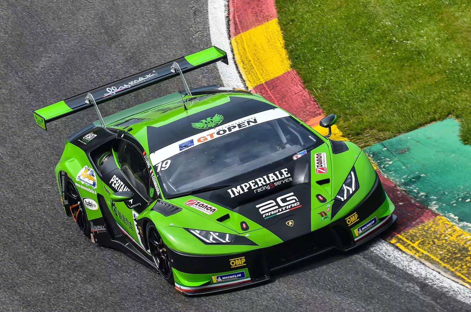 的19号huracan(配置|询价)gt3赛车在比利时斯帕赛道的表现略显挣扎,但