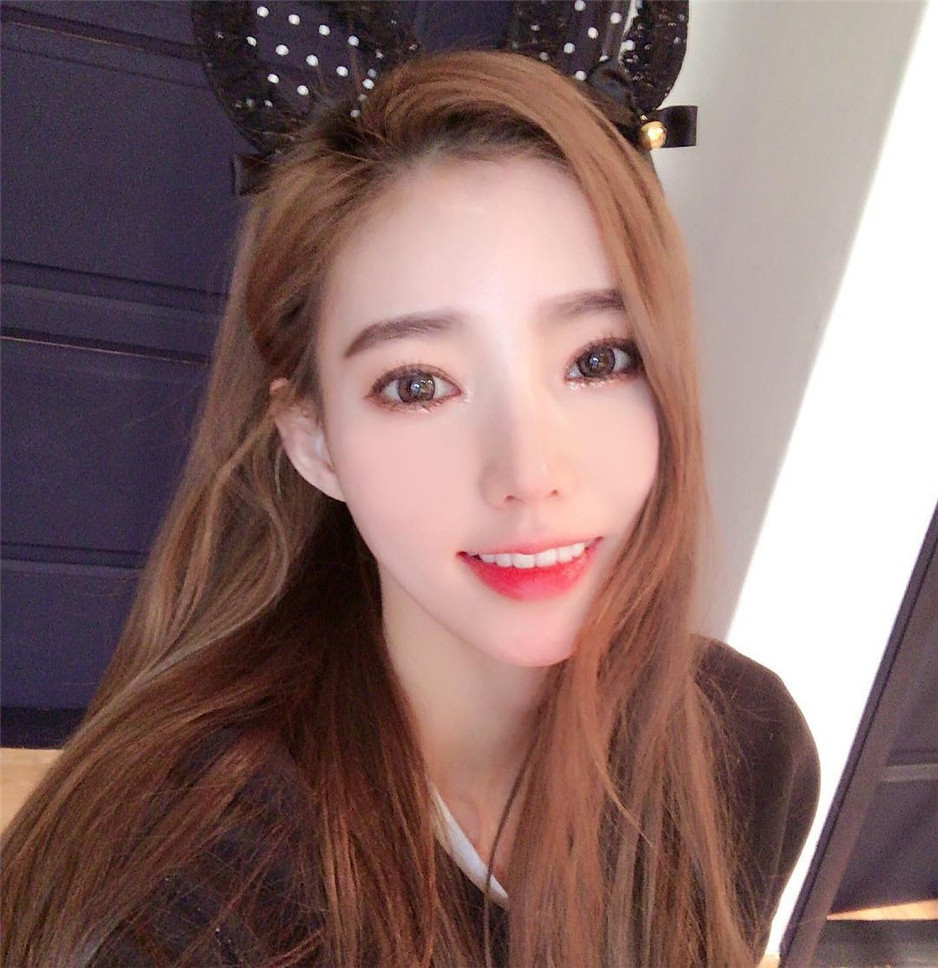 韩国车模金宝拉kimbora图片欣赏