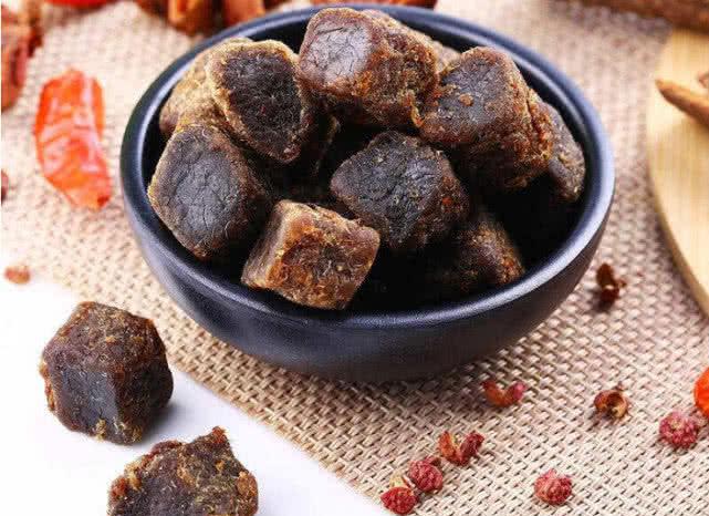 世界最硬的6种食物,一口下去可能会咯掉牙,最后一种无人能砸破