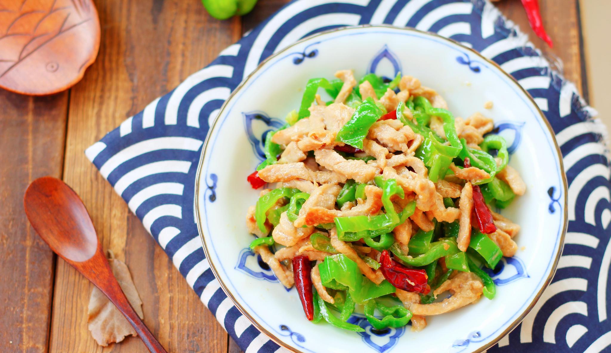 为什么家里炒出来的肉丝总是没有饭馆里的好吃?试试这几招!