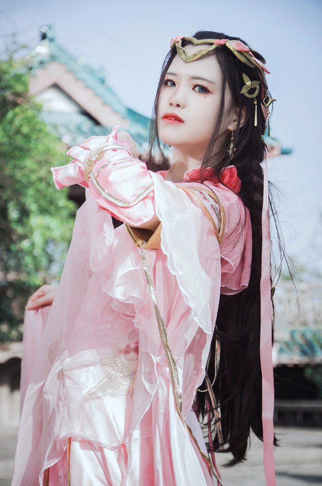 剑侠情缘网络版叁雪河秀姐不知道是冰心麻麻还是emmm