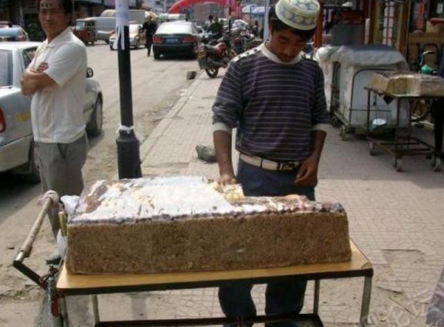 曾经价格堪比黄金的切糕突然消失到底经历了什么