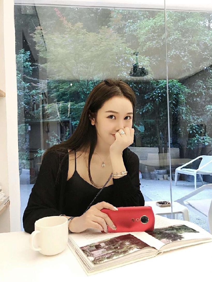 红人收割机!拥有570万粉潮人林珊珊点赞美图t9黑科技逆天