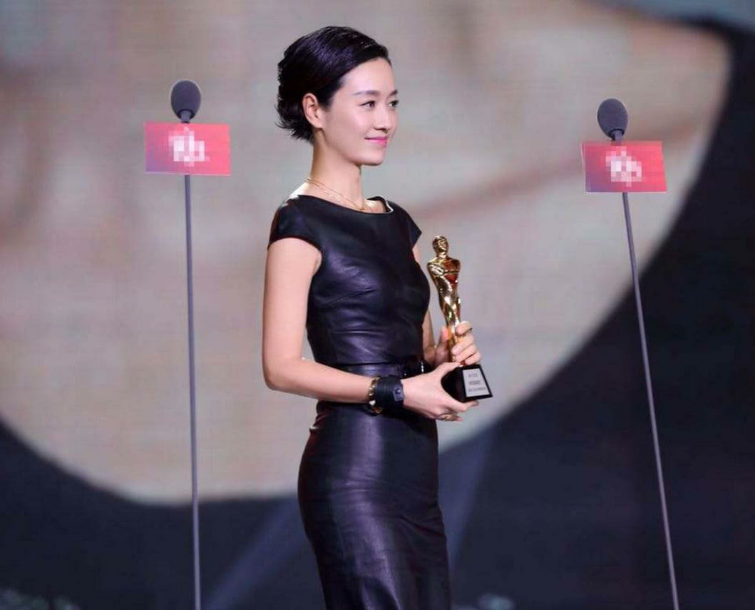 文章夫妇近照曝光,文君竹勇夺全国拉丁舞冠军,网友:星二代厉害