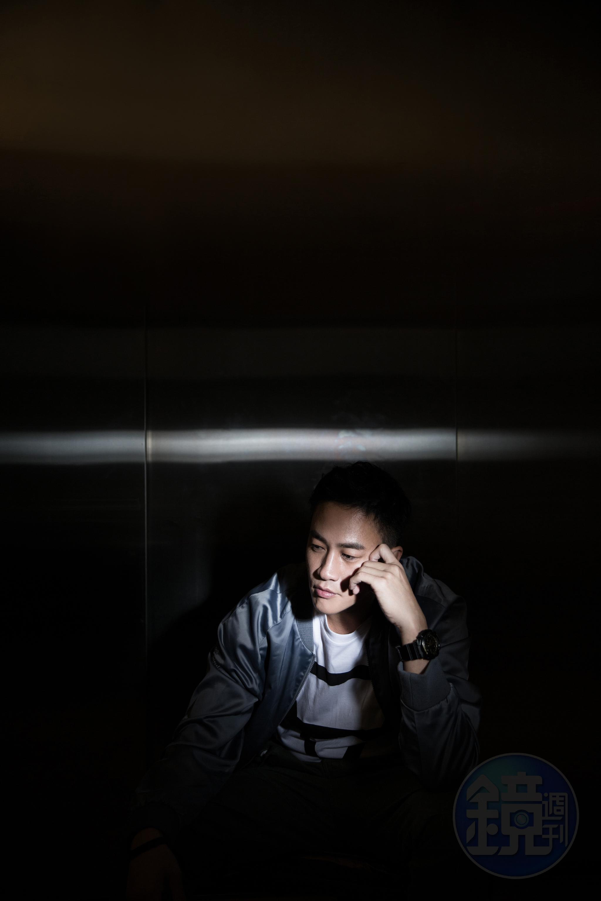 “造梦者”何导说：“我不要活在梦里，而要亲手造梦|造梦者|何润东|巴特|大片|梦想_新浪新闻