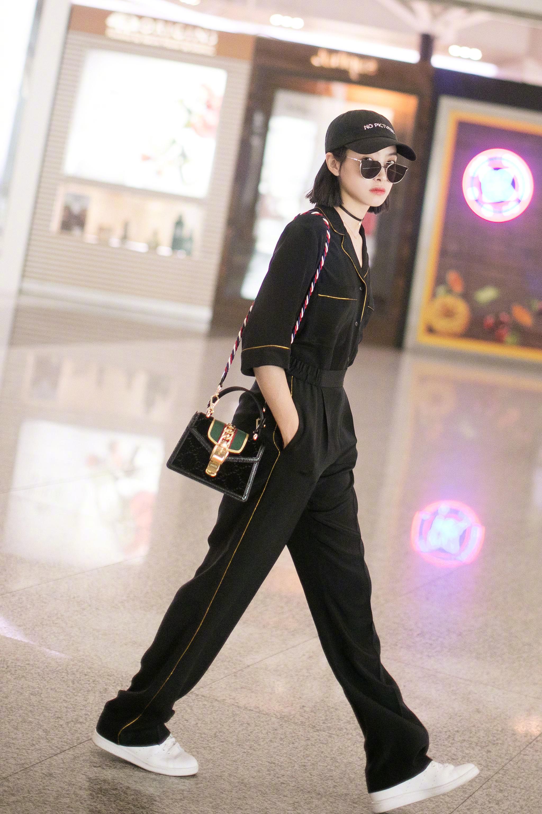 GUCCI 早秋最新款Sylvie丝绒包_新浪新闻