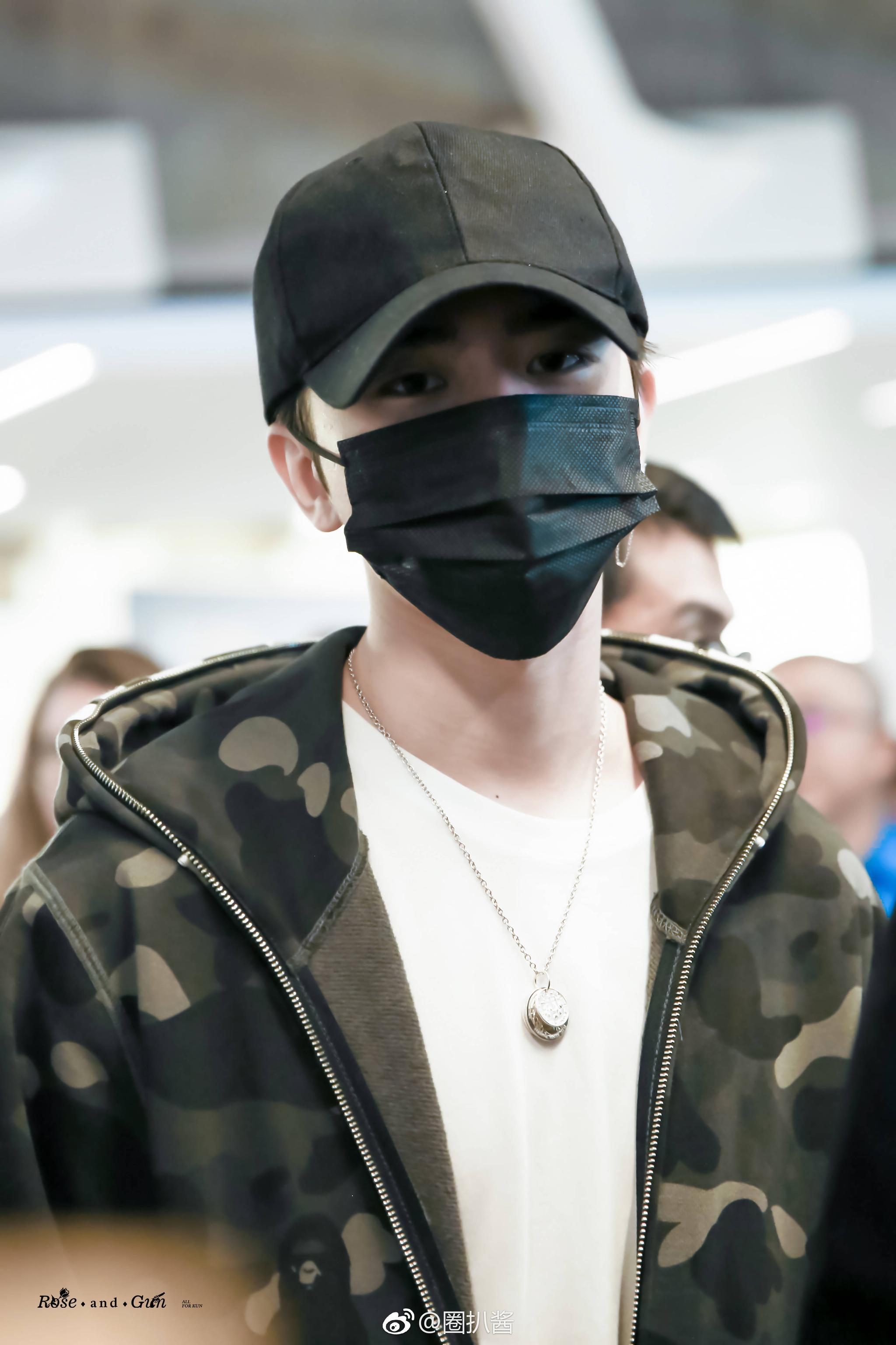 蔡徐坤台北巴黎机场到达