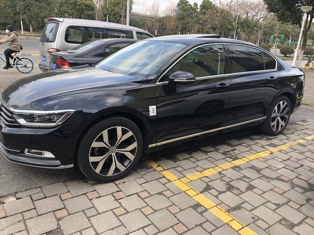 动力澎湃空间宽裕简评380尊贵版迈腾