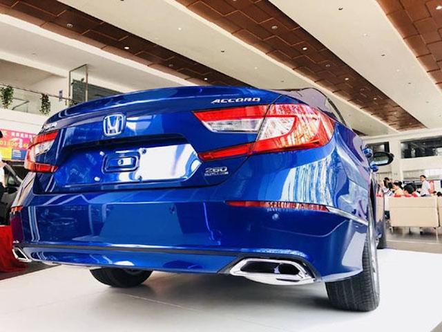 十代雅阁店内实拍,主打蓝色,17万多起售,不受机油门影响!