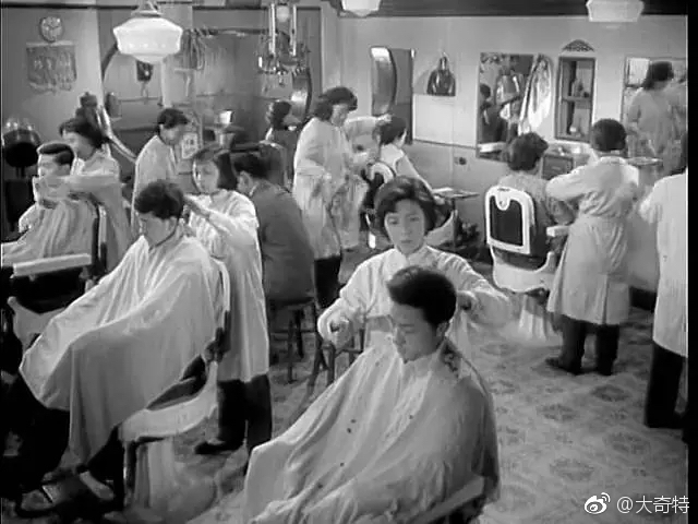 去电影女理发师1962的三八理发店现为淮海中路的红玫瑰