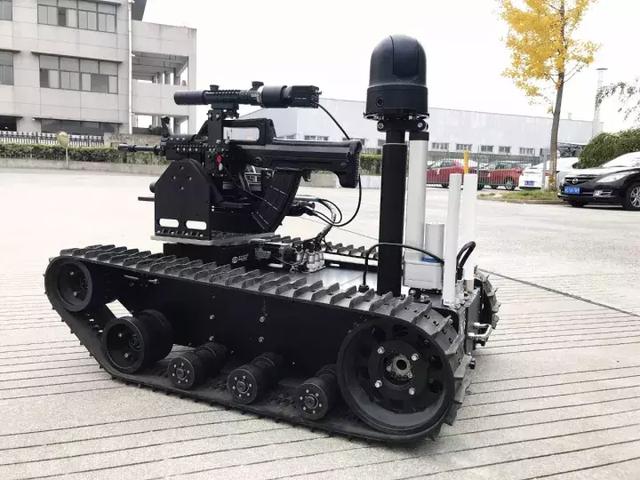 武装打击机器人上线外型威猛酷似坦克