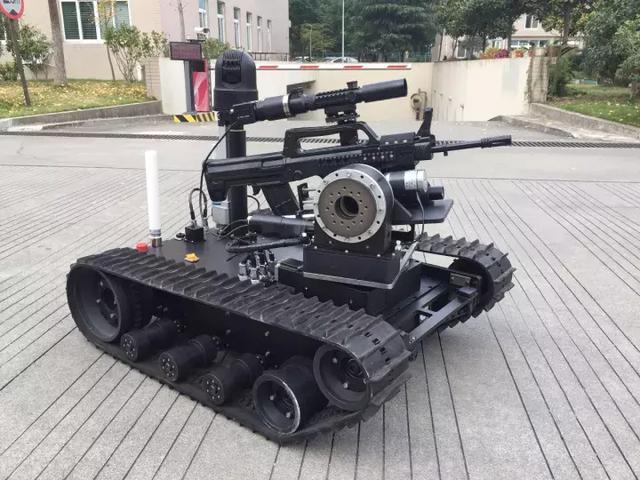 武装打击机器人上线外型威猛酷似坦克