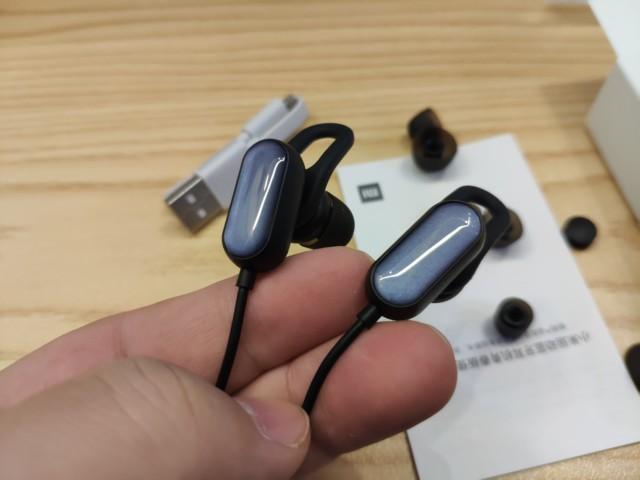 99元小米蓝牙耳机体验这音质稳准狠小米8别错过