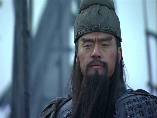 关羽虽然在正面战场上不惧任何人,但是也怕暗箭所伤,在襄樊之战的时候