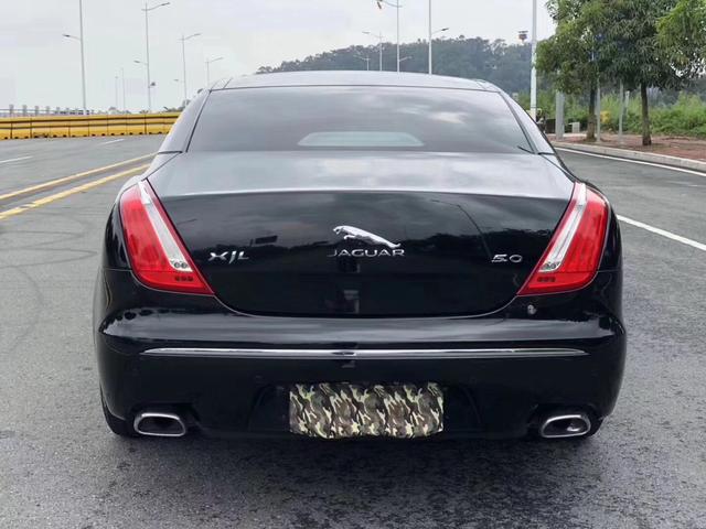 这辆车现价17万出售外观豪华上档次带有立标的捷豹就是帅