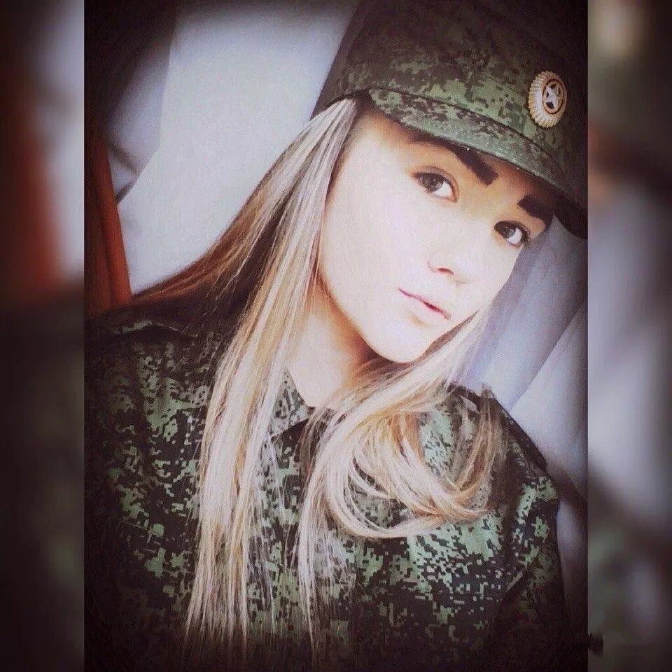 肤白貌美大长腿战斗民族出美女揭开俄罗斯女兵神秘的面纱