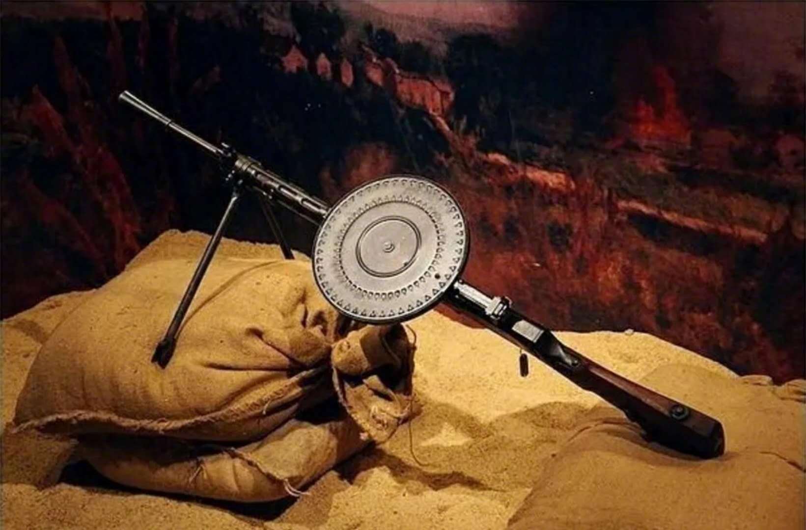 今天我们说说大盘鸡从抗日战争到抗美援朝的苏联转盘式机枪