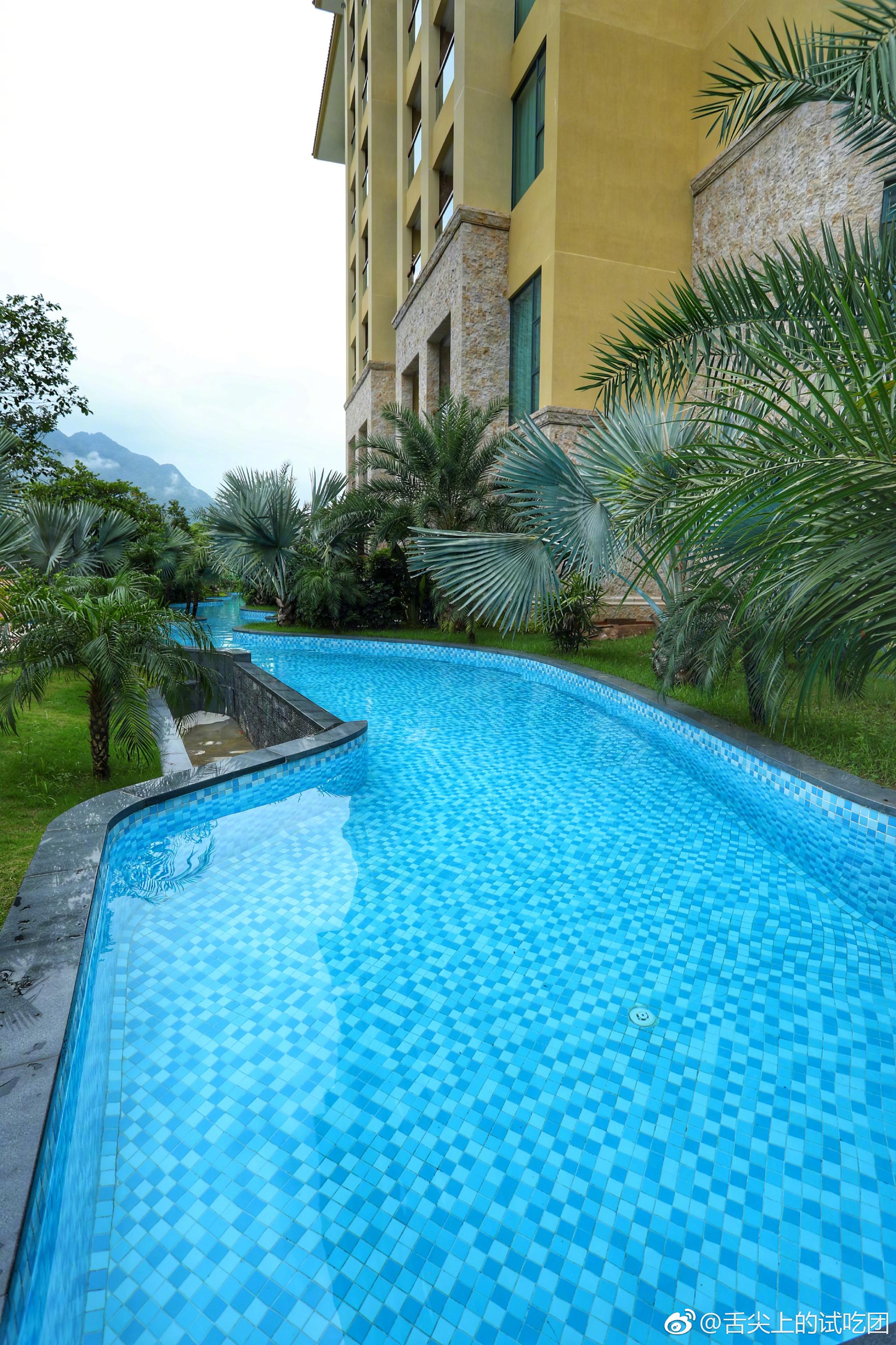 户外泳池适合一家老小玩水,儿童游乐池和亲水河适合孩子玩水|玩水|水