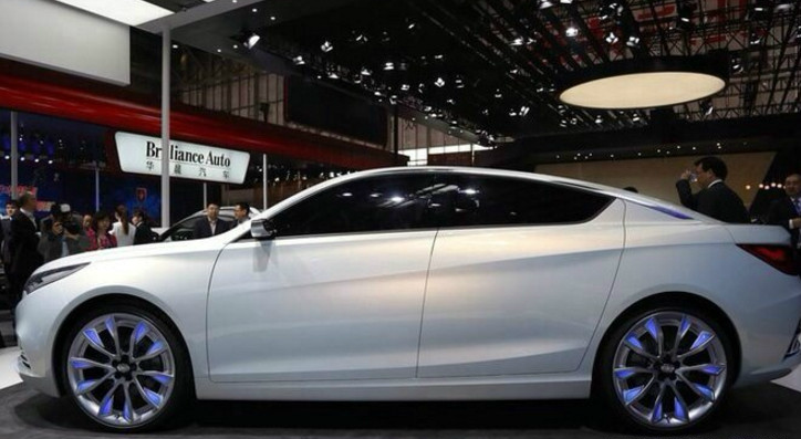 中国人终于造出最好看的轿跑suv,vv7炫酷犀利