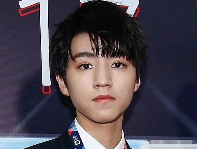 盘点男星的脸部特写王俊凯王源油到反光杨洋却毫无瑕疵