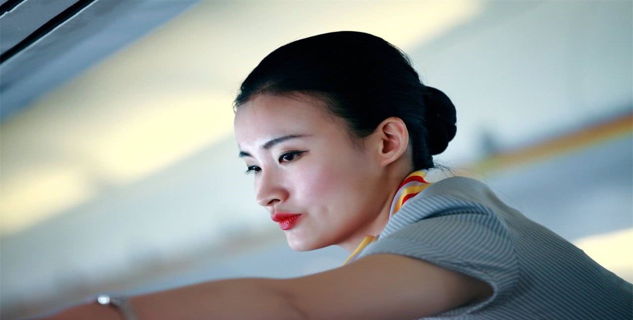 美国空姐多数是大妈级别,中国招的都是高颜值的,其中有何猫腻?