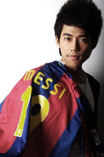 苏醒在梅西打入一球后,那"goal……"的声音,真的拖到最长度——幸亏