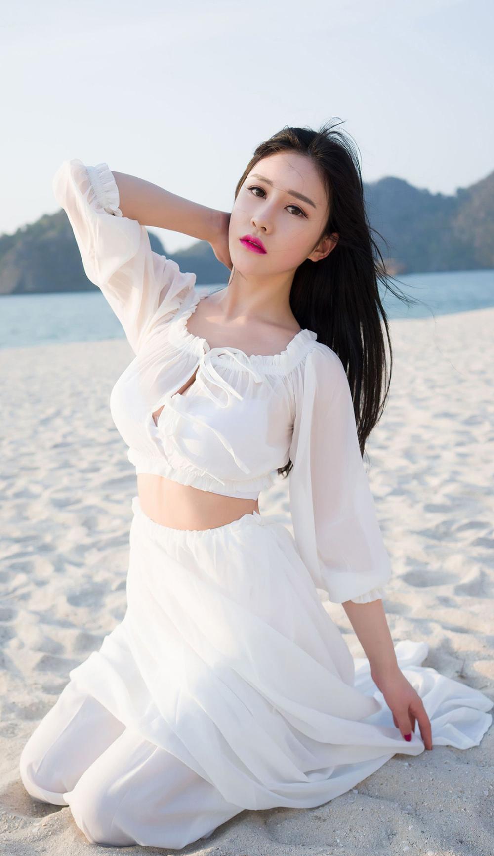 白色薄纱连衣裙那么仙气质不够的美女可驾驭不了