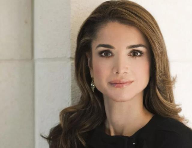 拉尼亚·阿卜杜拉是世界十大最美穆斯林女性之一,她是约旦王后,拥有