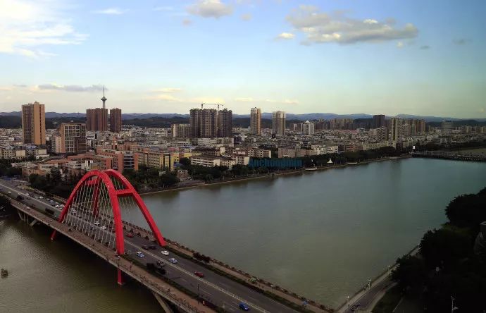 德阳老城区新盘金不换,成熟配套设施光环加持