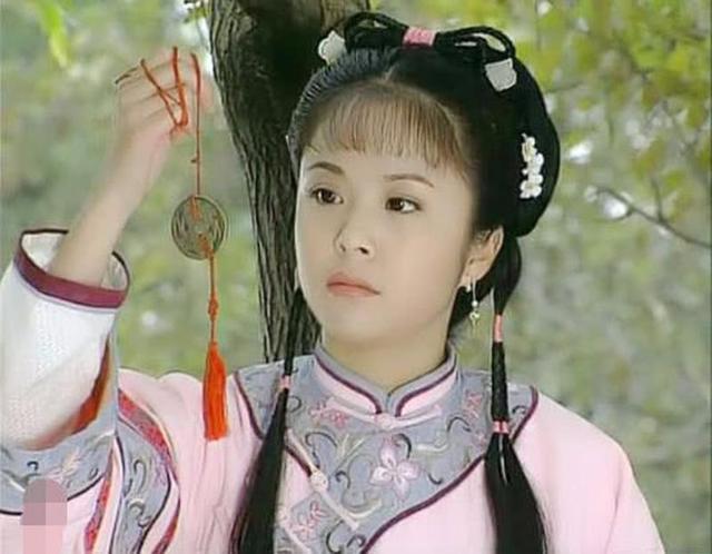 23岁时拍了《福星高照猪八戒》里的丑女翠花和美女金花.