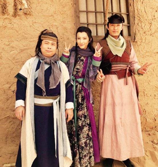 妻子生娃前神似翁虹,一儿一女都到了上学年纪|肖剑|翁虹|吴思琪_新浪