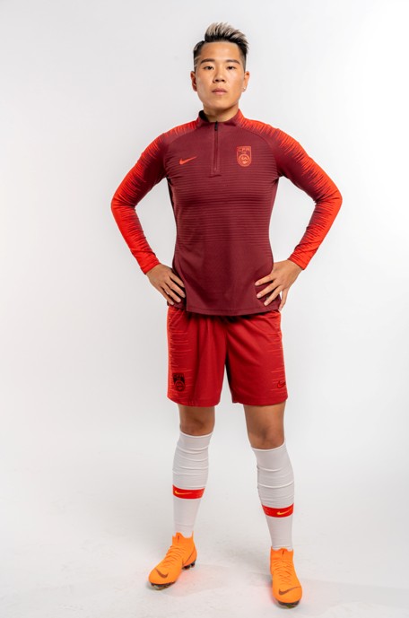 国足新球衣纱线体现巨龙喷火寓意球衣科技亮点颇多