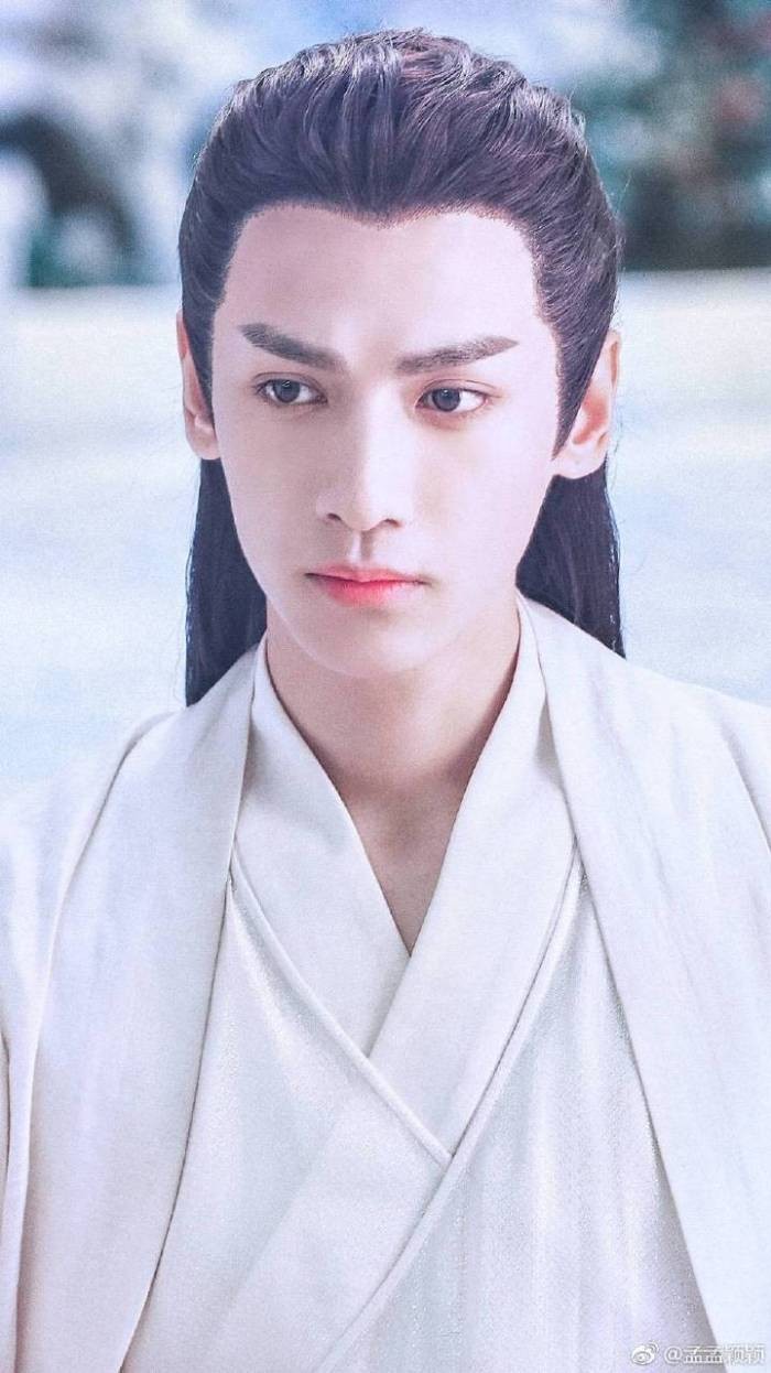 罗云熙古装帅图欣赏,盛世美颜的翩翩公子