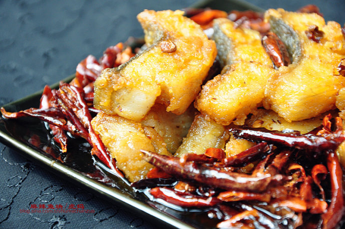 这鱼麻辣鲜嫩,没刺入味又方便,球迷的劲爆啤酒伴侣