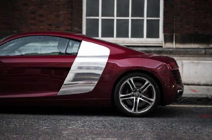 奥迪audi r8,酒红色