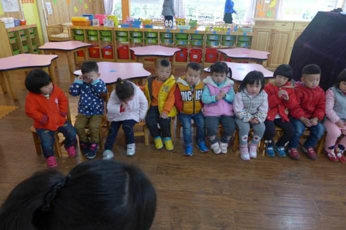 小班我爱蹦蹦跳教案