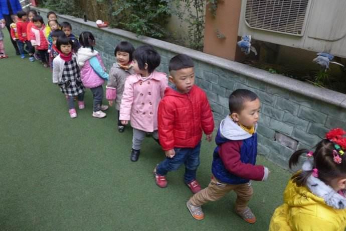 小班我爱蹦蹦跳教案