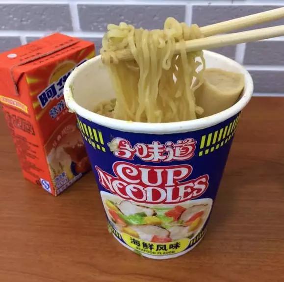 推荐四款好吃的泡面,最后一种产自中国,承载了很多回忆|泡面|方便面