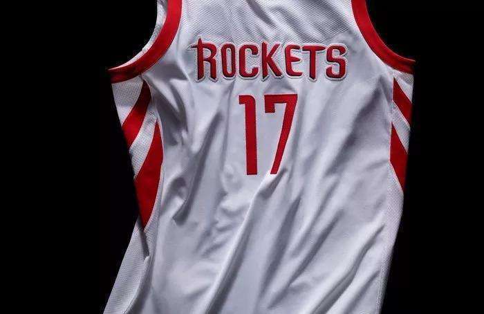 塔克新赛季的球衣号码改为17号,4号是腾出来给这个男人?