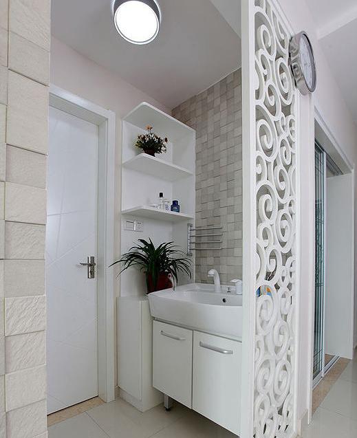 电视背景墙采用的文化石作为装饰,效果不错,但是现在挺担心后期的卫生