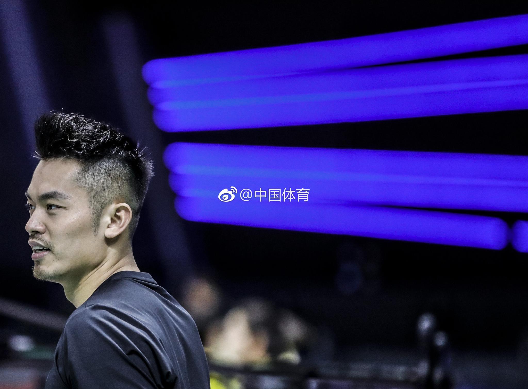 带你直击，奉上一组今天 帅气的训练照！|林丹|羽毛球|粉丝团_新浪新闻