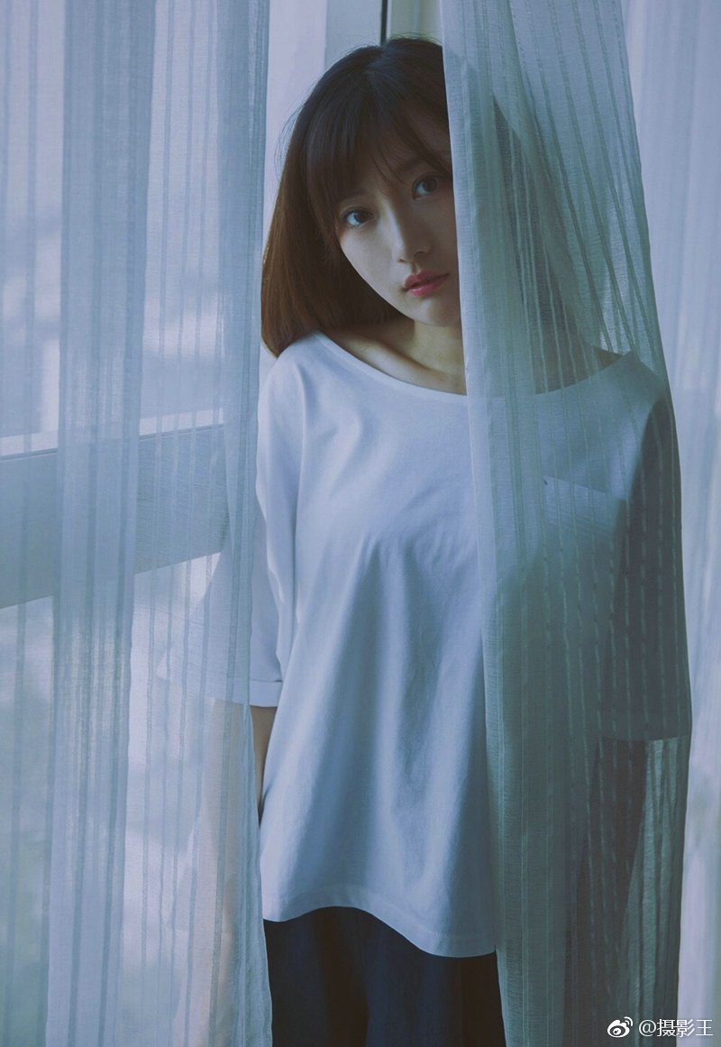 简洁私房森系美女白t纯净迷人写真集